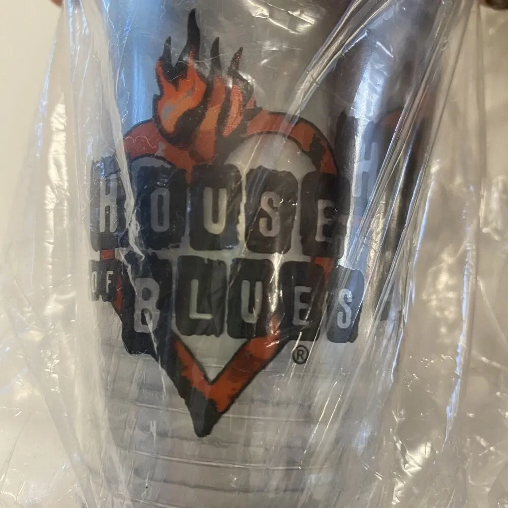 100 HOUSE of BLUES SMALL PLASTIC CUPS BEER/WATER 10 Ounce